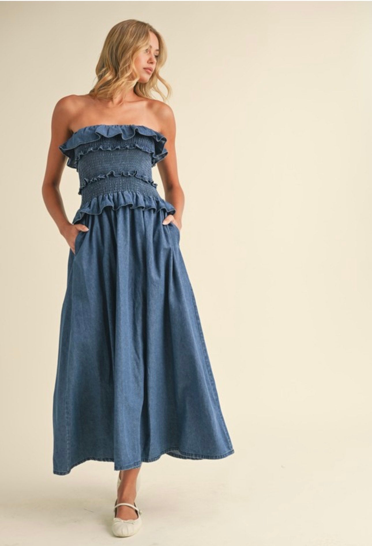 Ruffled strapless denim dress